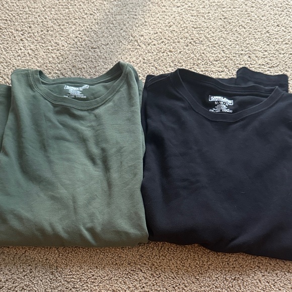 Kirkland Signature Black and Greeb T-Shirt - Picture 1 of 3